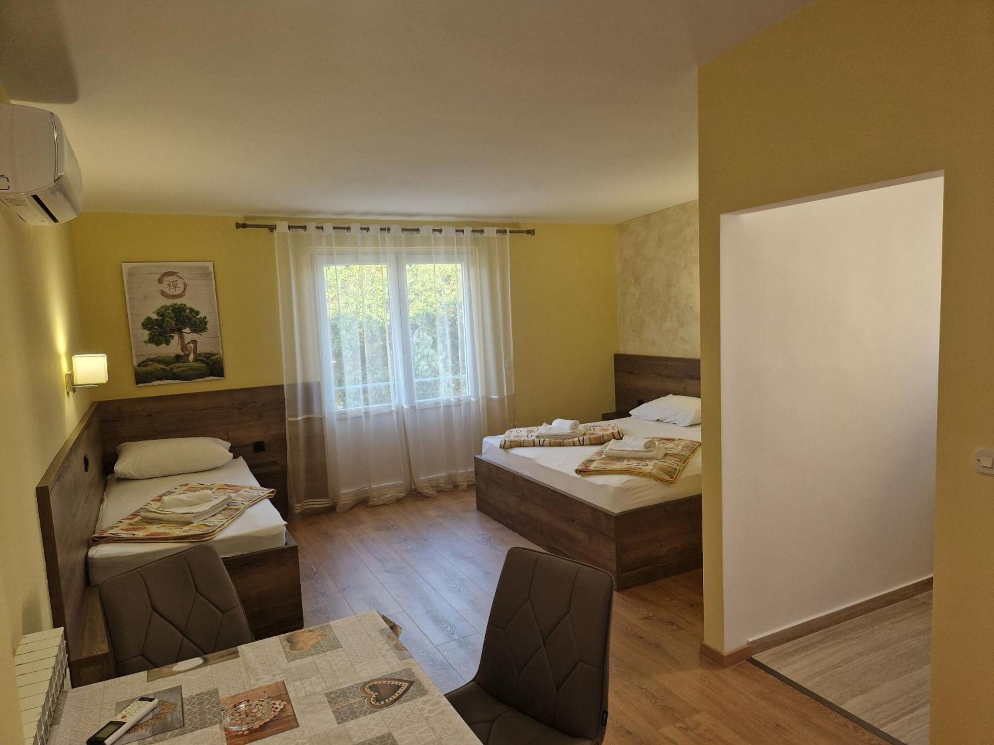 Apartment And Rooms Amenka Novalja Exterior foto